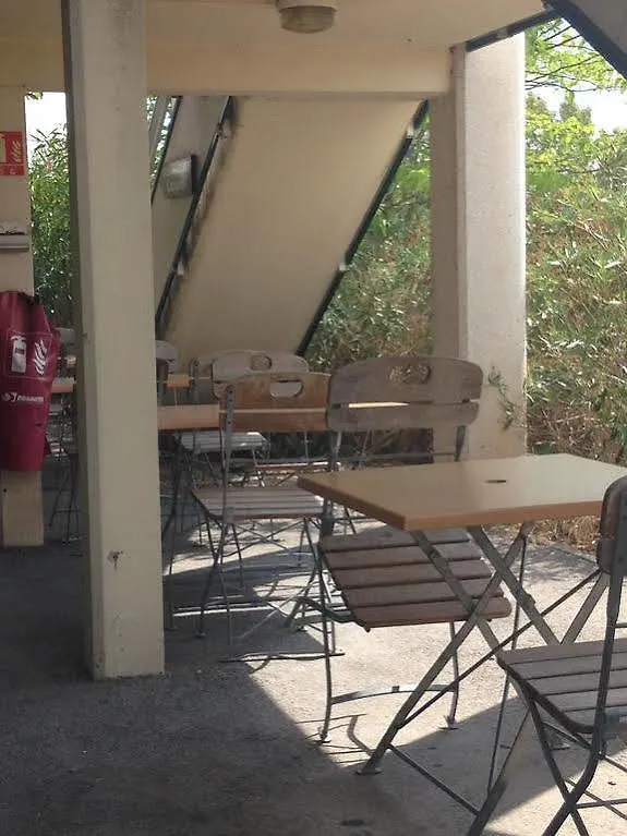 فندق بريمير كلاس سالون دي بروفانس سالو دو بروفونْسْ فرنسا